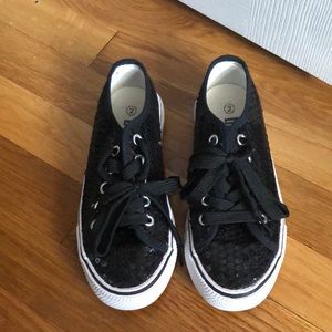 Black sequence sneakers size 2 youth